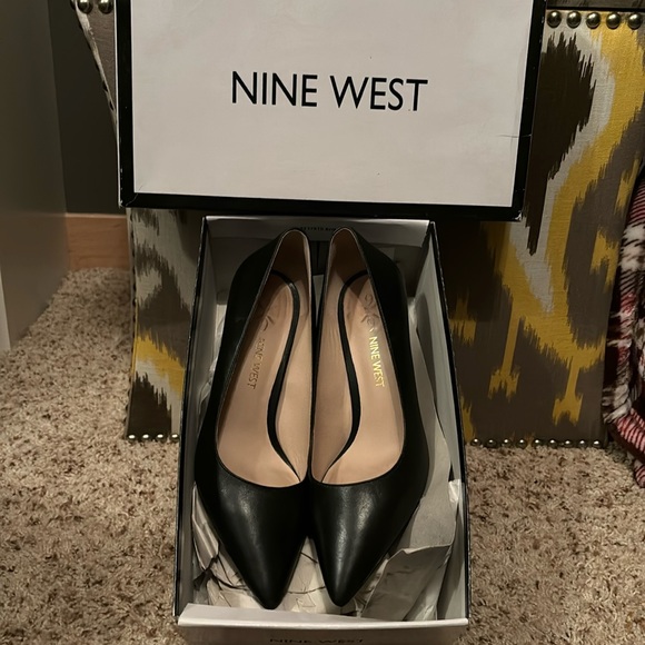 Nine West black heels 7.5 - Picture 2 of 2